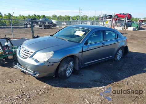 2010 Chrysler Sebring Touring z USA, uszkodzony, nr VIN 1C3CC4FB0AN128655